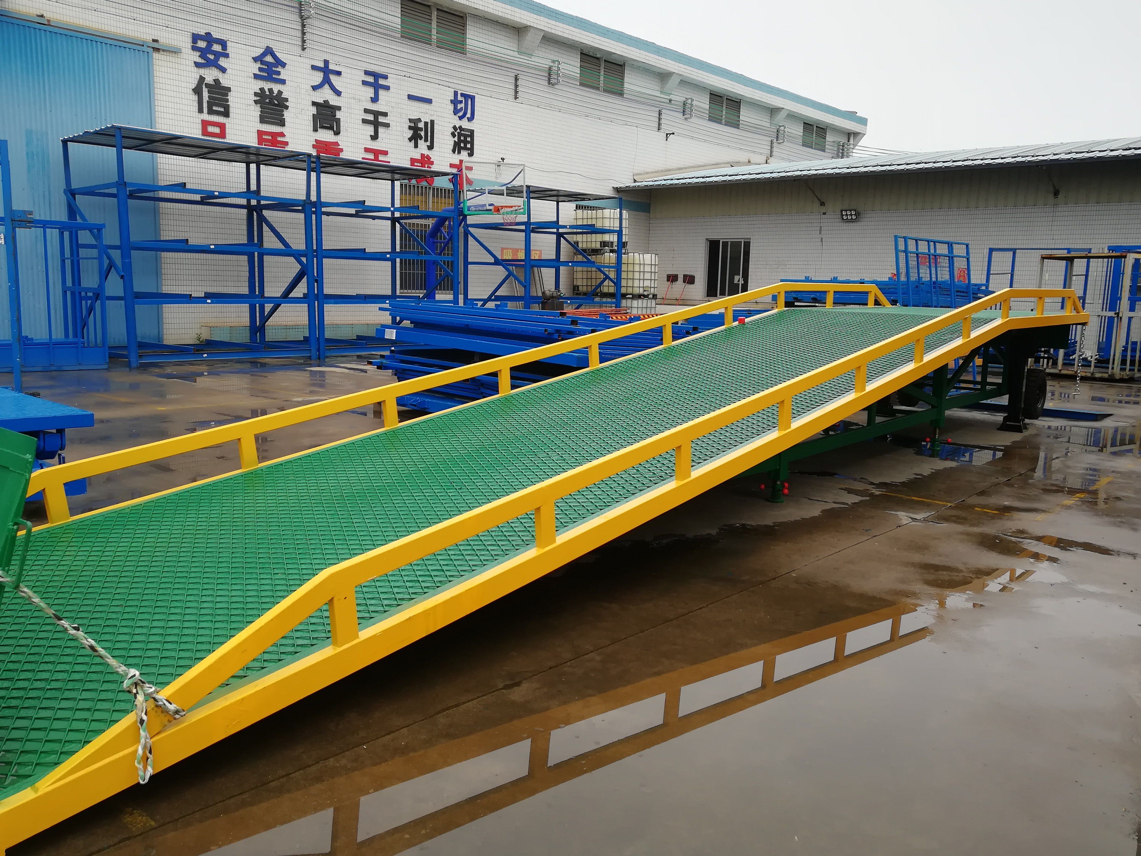 静海叉车登车桥